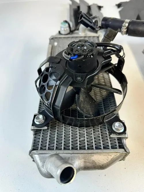 2021 Suzuki DRZ 400SM OEM Radiator set with sensors & Fan & Shrouds LOW MILE!