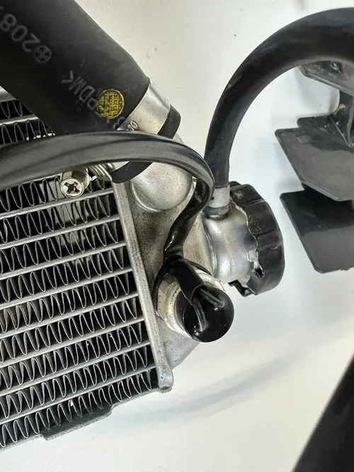 2021 Suzuki DRZ 400SM OEM Radiator set with sensors & Fan & Shrouds LOW MILE!