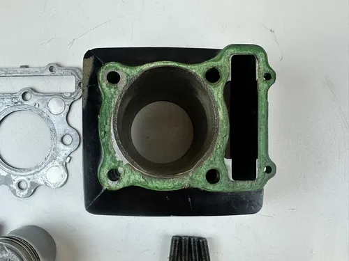 Honda 1984 XR200R OEM Cylinder Jug W/ Piston Bolts & Gasket 66.90mm Bore