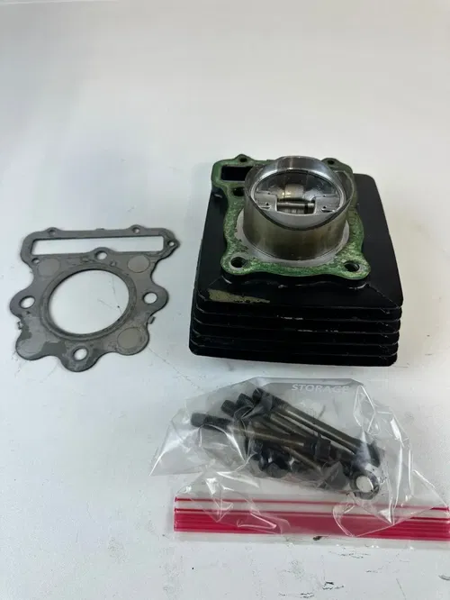 Honda 1984 XR200R OEM Cylinder Jug W/ Piston Bolts & Gasket 66.90mm Bore