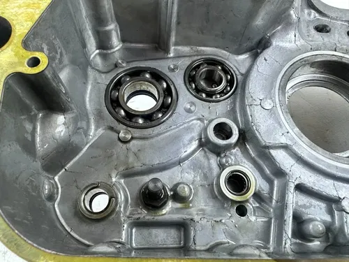 2001 Honda XR400R Left Inner Crank Case Bottm End Engine Motor 96-04 Crankcase