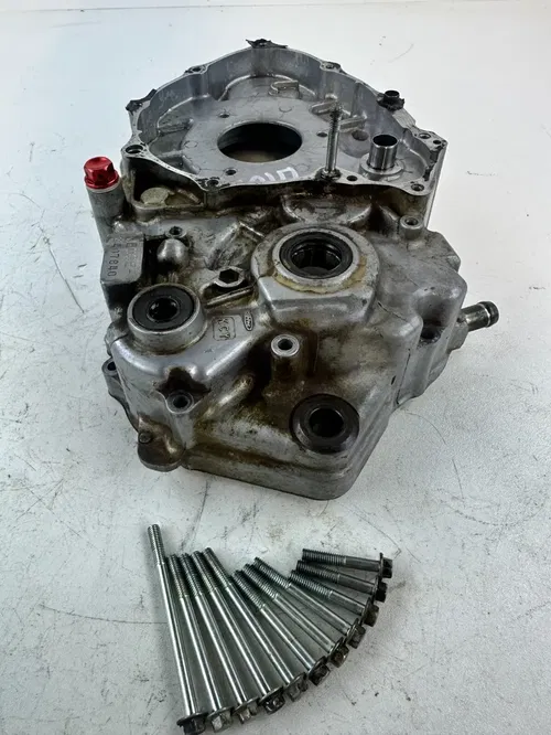 2001 Honda XR400R Left Inner Crank Case Bottm End Engine Motor 96-04 Crankcase