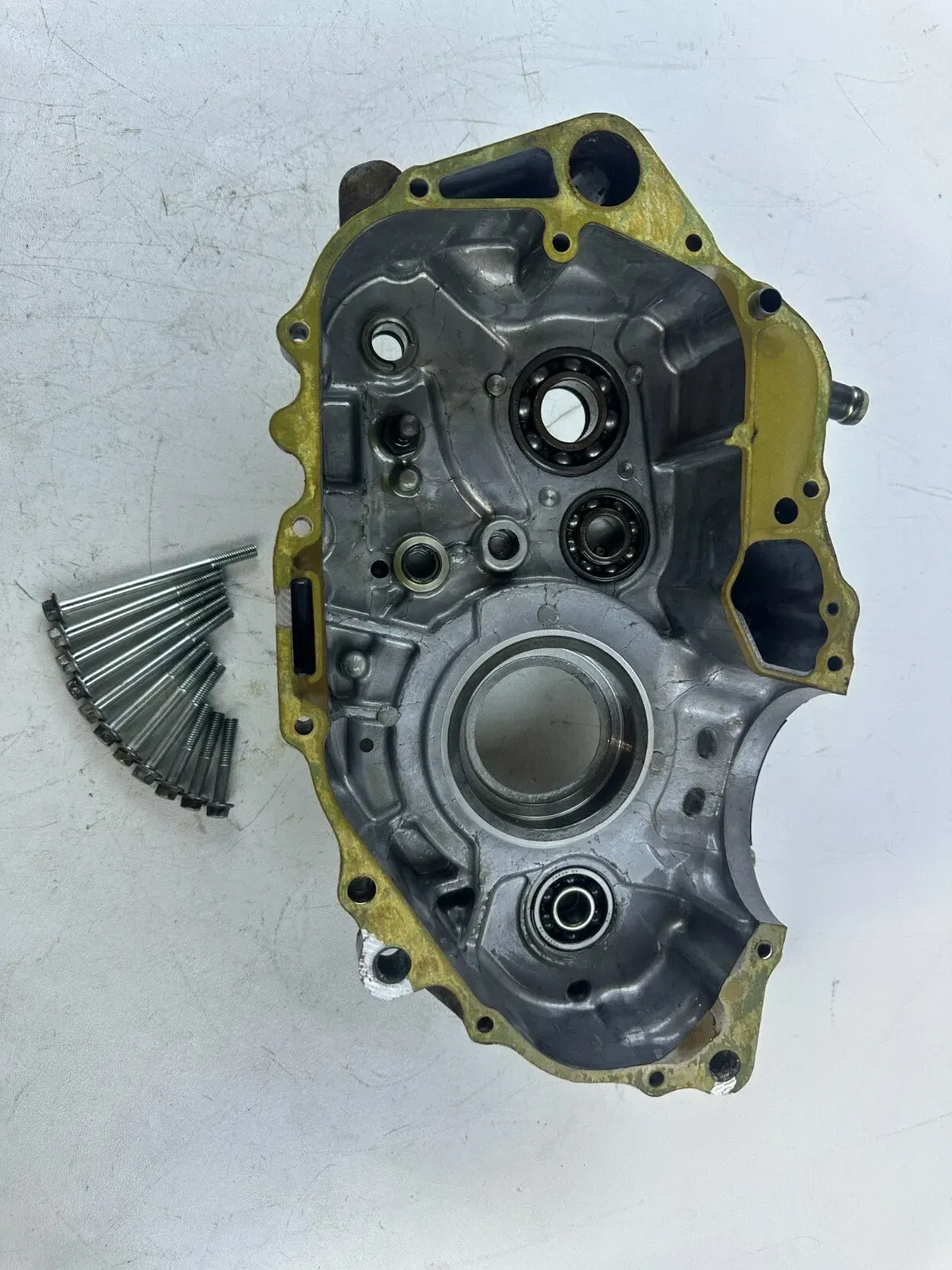 2001 Honda XR400R Left Inner Crank Case Bottm End Engine Motor 96-04 Crankcase