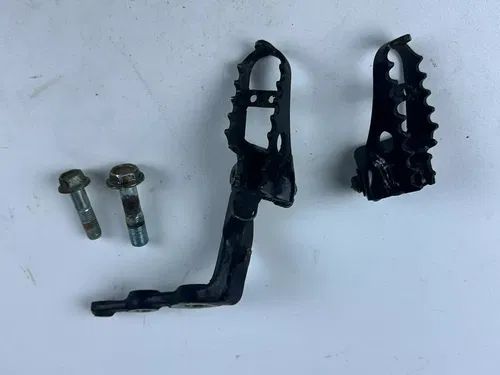1987 Honda XR250R  Foot Pegs & Mounts OEM Stock Low HR NICE!