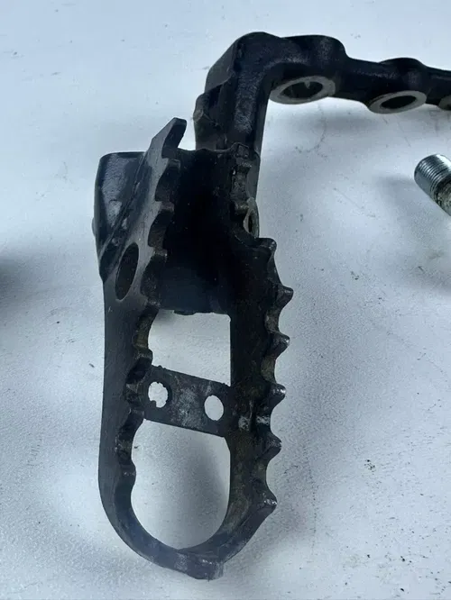 1987 Honda XR250R  Foot Pegs & Mounts OEM Stock Low HR NICE!