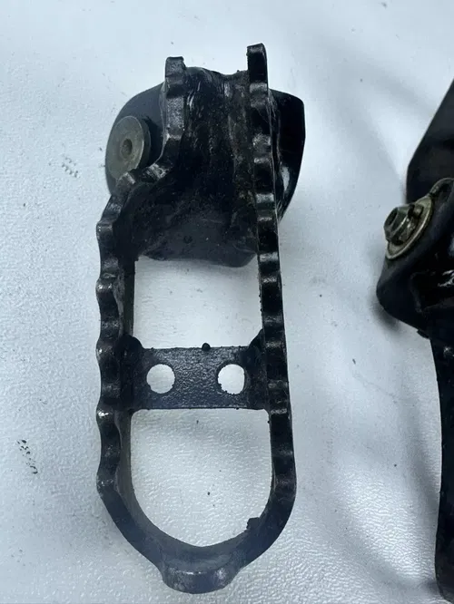 1987 Honda XR250R  Foot Pegs & Mounts OEM Stock Low HR NICE!