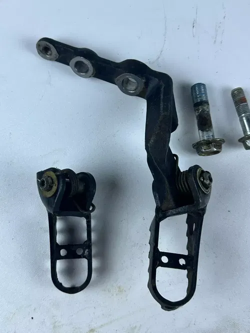 1987 Honda XR250R  Foot Pegs & Mounts OEM Stock Low HR NICE!