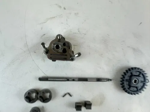 2021 Honda CRF450R Oil Pump Assembly w/ Gears Shaft complete OEM Stock 21-24