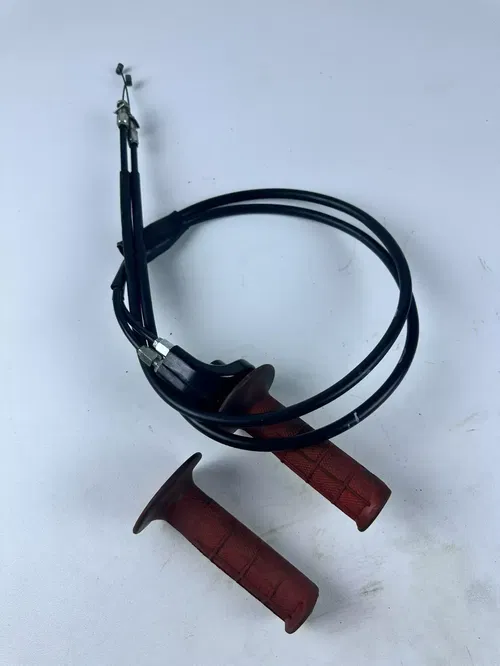 1987 Honda XR250R Throttle Tube Grips & Cable Cables, OEM Original Grips! Nice