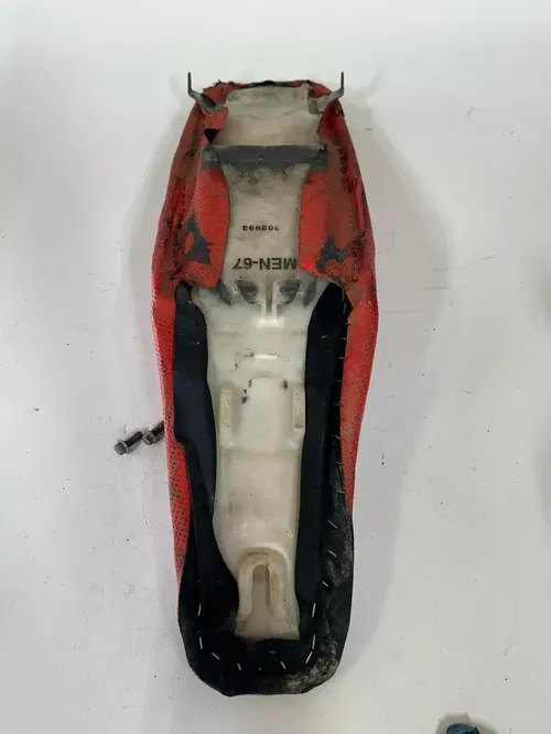 2004 Honda CRF450R SEAT CRF 450 R W/ Mounting Hardware