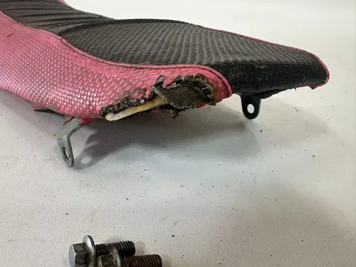2004 Honda CRF450R SEAT CRF 450 R W/ Mounting Hardware