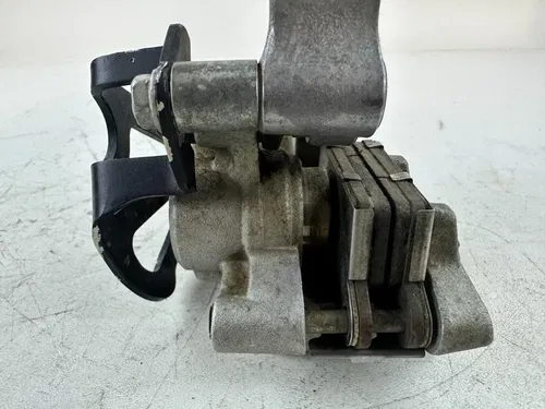 2001 Honda XR400R Rear Brake Caliper Hanger Bracket Brakes w/banjo bolt & Guard