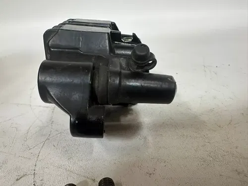 1986 Honda XL600R Front Brake Caliper Brake Pad Holder Banjo Bolt & Hardware OEM