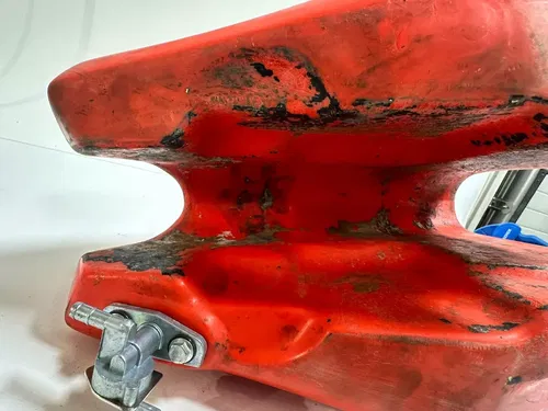 1984 Honda XR250R Gast Tank W/ Cushions Clips Hardware Petcock Cap COMPLETE! OEM