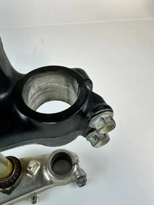 Honda 1984 XR200R Triple Tree Fork Clamp OEM Stock W/ Bar holder Clamp Nice!