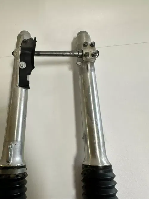 1984 Honda XR250R Front Forks Suspension Triple Tree & Front Axle OEM Stock