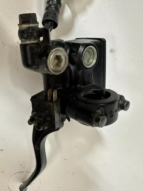 2009 Honda XR 650L Front Brake Caliper Master Cylinder Lever & Line XR650L