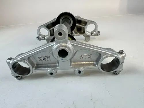 2025 HONDA CRF 110F Triple Tree Fork Clamp OEM Stock 0hrs NEW