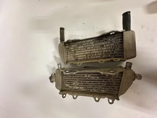 2002 Yamaha YZ250 OEM Radiator Set 2 Stroke Cap & two hoses included