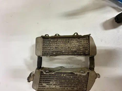 2002 Yamaha YZ250 OEM Radiator Set 2 Stroke Cap & two hoses included