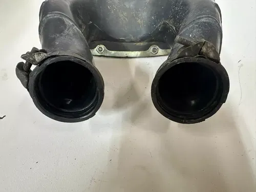 1987 HONDA XR600R Dual Twin Carburetor Carb Intake Rubber Boot Air Filter Latch