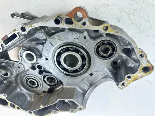 2001 Honda XR400R Right Inner Crank Case bottom end engine crankcase 96-04
