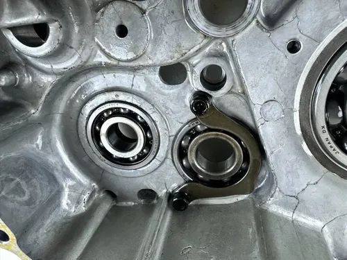 2001 Honda XR400R Right Inner Crank Case bottom end engine crankcase 96-04