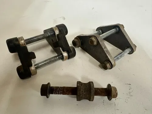 1997 HONDA XR400R  Motor Mounts XR 4000 R Hangers  Hardware