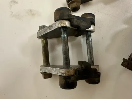1997 HONDA XR400R  Motor Mounts XR 4000 R Hangers  Hardware