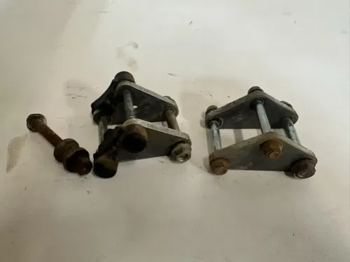 1997 HONDA XR400R  Motor Mounts XR 4000 R Hangers  Hardware