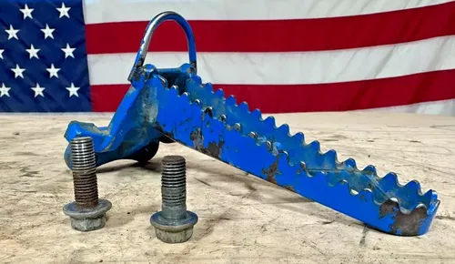 1987 Quadzilla Suzuki LT500R Right Hand Side Foot Peg W/Bolts 87-90