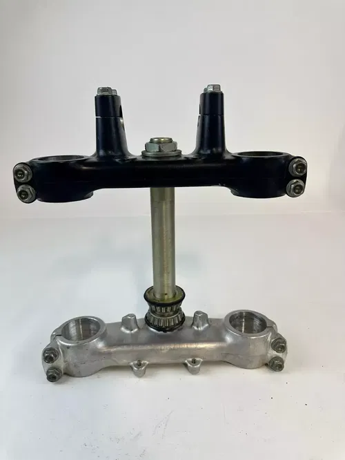1987 Honda XR250R  Triple Tree Bar Clamps Fork Clamp OEM Stock NICE! OEM