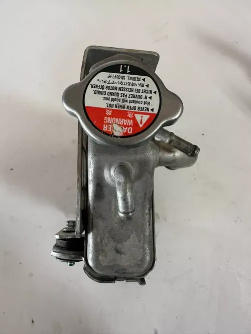 2004 Honda CRF450R Right Side Radiator & Devol Guard Fill Cap Side