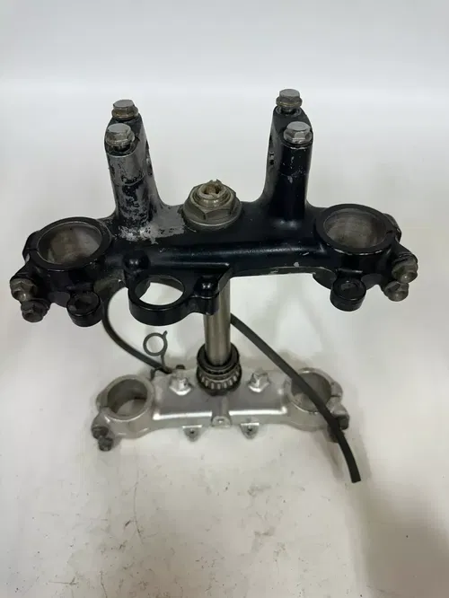 1986 Honda XL600R Triple Tree Clamp w/Bar Clamps Breather Hose & Cable Guide