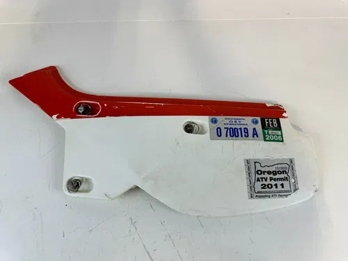 1988 Honda XR600R Left Side Airbox Cover Panel Plastic Plate White/Red 85-92