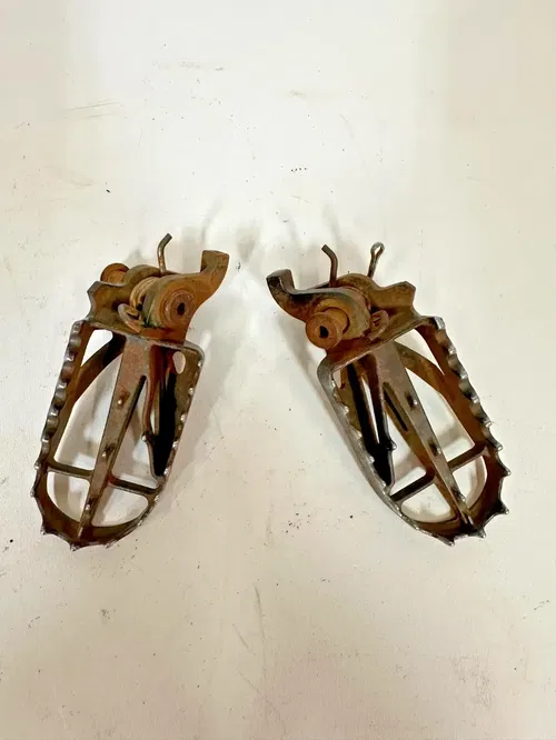 2009 Kawasaki KX450F KX450 KX 450 F Foot Pegs rests rest Footpeg FootPegs OEM