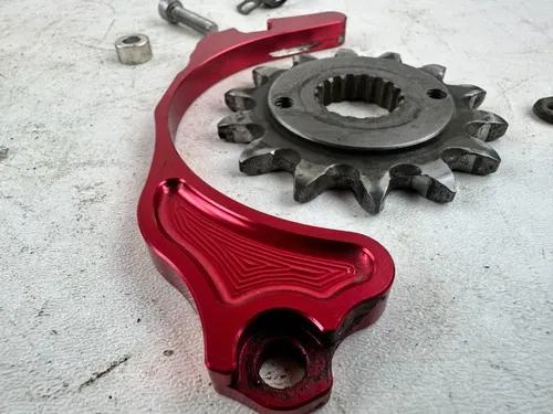 2001 Honda XR400R 279-520-14 Renthal Sprocket w/Red Aftermarket Guard Case Saver