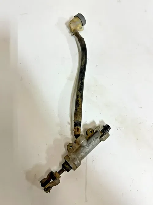 1997 HONDA XR400R STOCK NISSIN Rear Brake Master Cylinder Hose & Reservoir OEM
