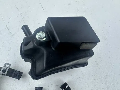2022 Suzuki DRZ400SM Engine Oil Case Canister Breather Box W/hoses OEM Stock