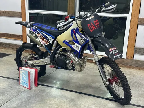 2002 Yamaha YZ250 OEM Seat W/ Flu Designs Ribbed Cover