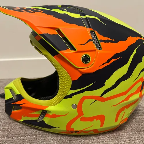 Fox Racing Helmets - Size XL
