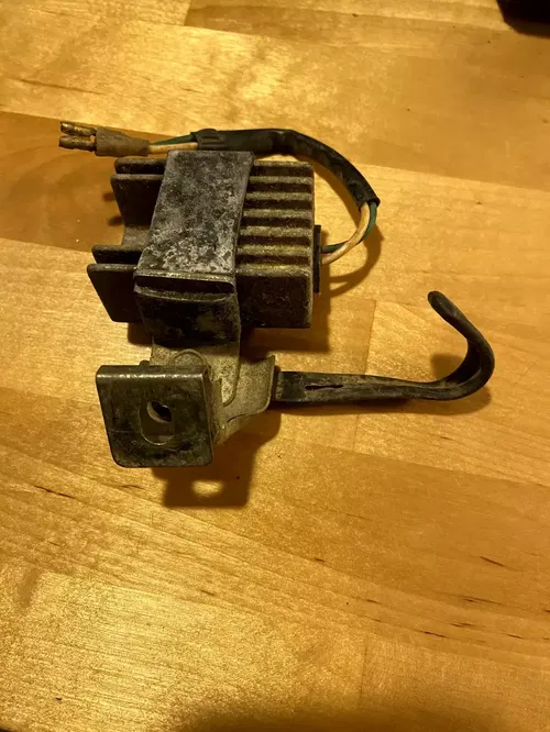 1985 85 1986 86 ATC 250R 200X HONDA OEM VOLTAGE REGULATOR ATC200X ATC250R STOCK