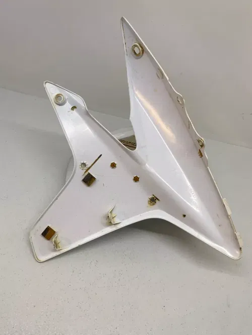 OEM STOCK HONDA LEFT FRONT FENDER WHITE PLASTIC HONDA TRX450R TRX450ER TRX 450R