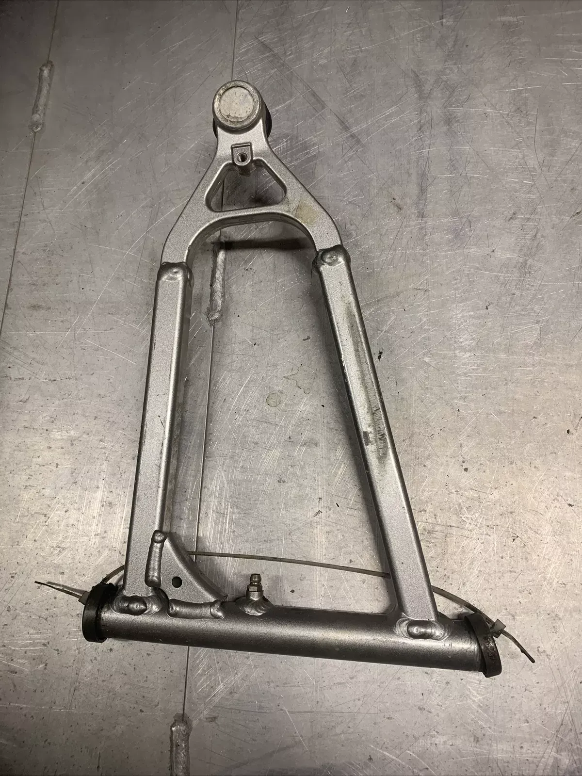 Yamaha Raptor 700 YFZ450 YFZ 450 RIGHT UPPER A ARM OEM 2004 2013 SILVER