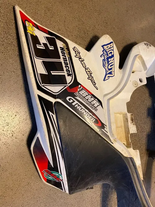 YFZ450R YAMAHA PLASTIC REAR WHITE FENDERS FENDER 18P 09 10 11 12 13 18P YFZ 450R