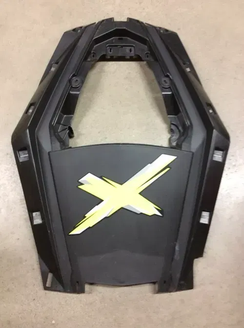 CAN AM MAVERICK HOOD FRONT CENTER PLASTIC NOSE PIECE 13 14 15 16 17 18 XXC XMR