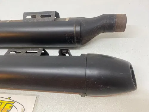 VICTORY MOTORCYCLE EXHAUST MUFFLERS LH RH SET CROSS ROADS COUNTRY MAGNUM OEM C