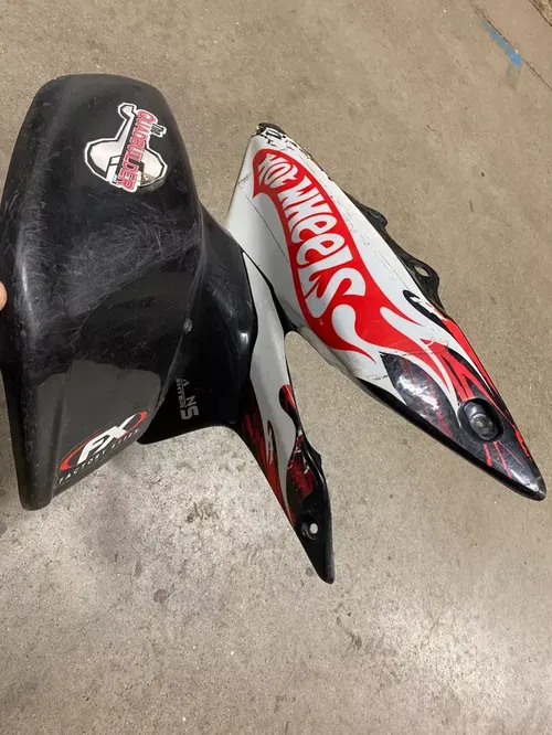 HONDA TRX 450R TRX450R FRONT FENDER PLASTIC 2004 2005 BLACK  LEFT 04 05 MAIER