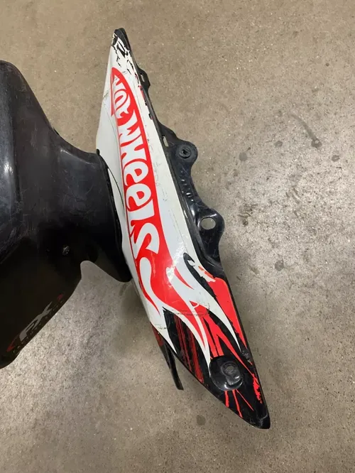 HONDA TRX 450R TRX450R FRONT FENDER PLASTIC 2004 2005 BLACK  LEFT 04 05 MAIER