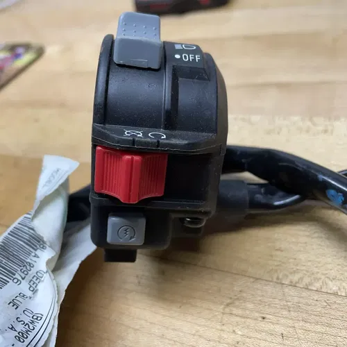 OEM GENUINE YAMAHA 18-23 2018-2023 KODIAK 450 RUN LIGHT START SWITCH